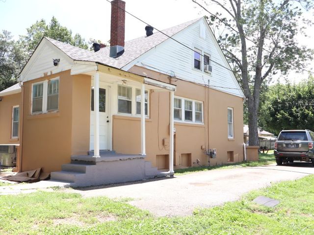 408 2nd St, Lawrenceburg, TN 38464