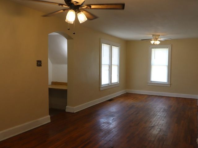 408 2nd St, Lawrenceburg, TN 38464
