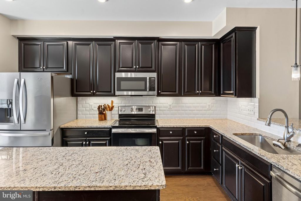 Image 13 of property listing at 4707 MARLENE MEWS, Baltimore, MD 21224