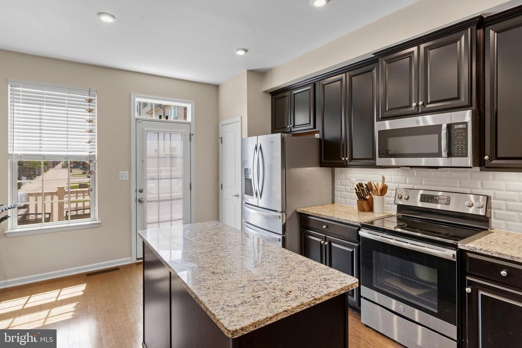 Image 14 of property listing at 4707 MARLENE MEWS, Baltimore, MD 21224