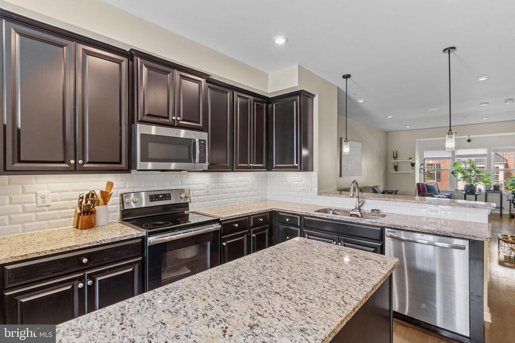 Image 15 of property listing at 4707 MARLENE MEWS, Baltimore, MD 21224