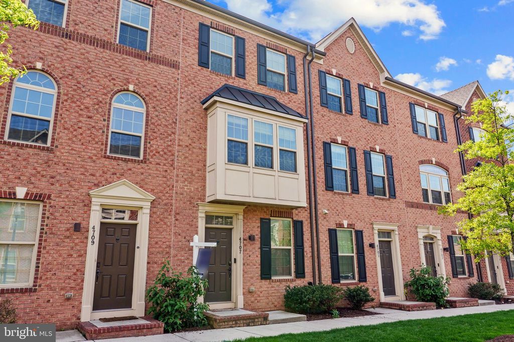 Image 2 of property listing at 4707 MARLENE MEWS, Baltimore, MD 21224