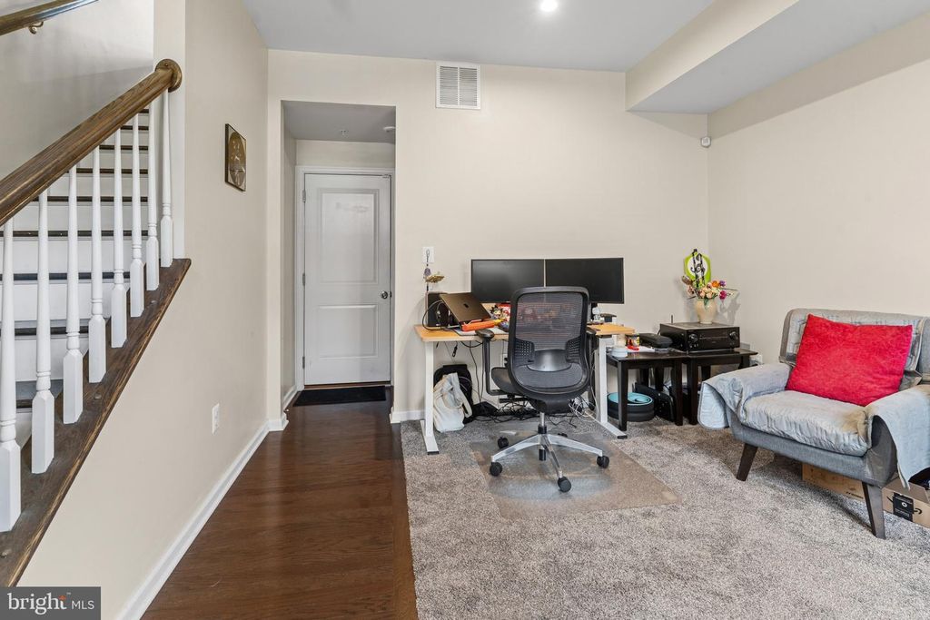 Image 6 of property listing at 4707 MARLENE MEWS, Baltimore, MD 21224