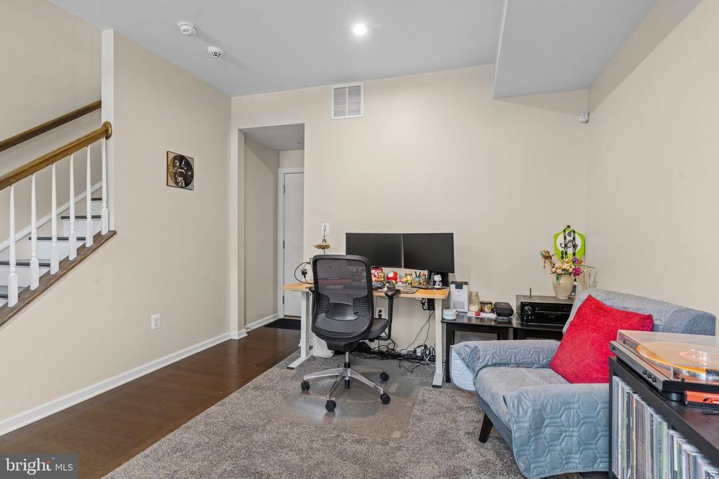 Image 7 of property listing at 4707 MARLENE MEWS, Baltimore, MD 21224