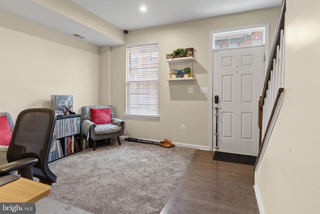 Image 8 of property listing at 4707 MARLENE MEWS, Baltimore, MD 21224