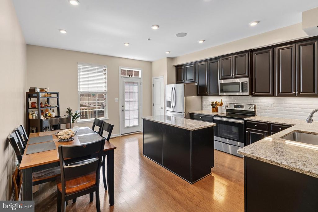 Image 9 of property listing at 4707 MARLENE MEWS, Baltimore, MD 21224