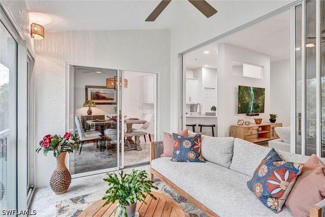 750 Tarpon Cove DR 202, Naples, FL 34110