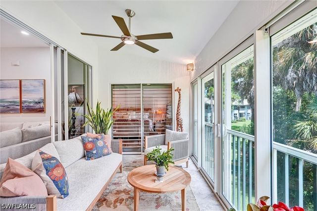 750 Tarpon Cove DR 202, Naples, FL 34110