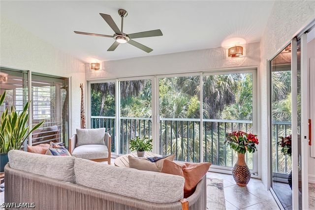 750 Tarpon Cove DR 202, Naples, FL 34110