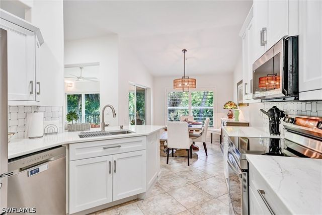 750 Tarpon Cove DR 202, Naples, FL 34110