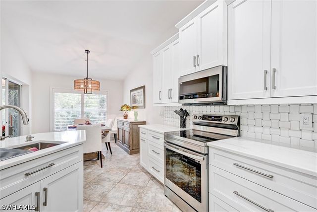 750 Tarpon Cove DR 202, Naples, FL 34110
