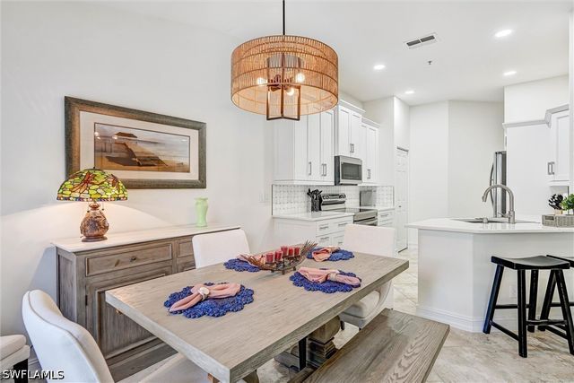 750 Tarpon Cove DR 202, Naples, FL 34110