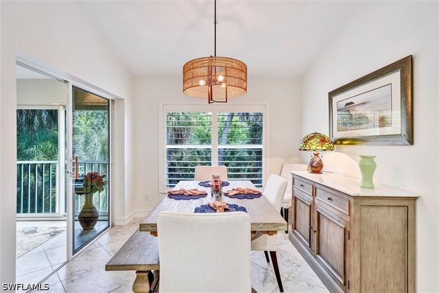 750 Tarpon Cove DR 202, Naples, FL 34110