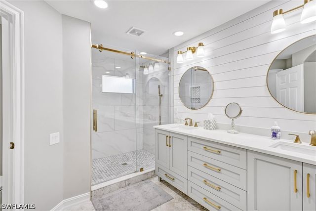 750 Tarpon Cove DR 202, Naples, FL 34110
