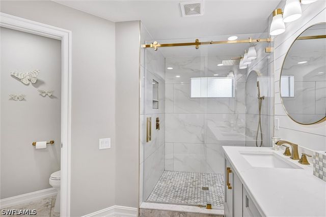 750 Tarpon Cove DR 202, Naples, FL 34110