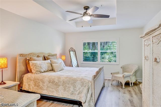 750 Tarpon Cove DR 202, Naples, FL 34110