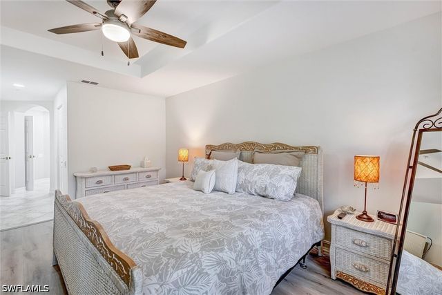 750 Tarpon Cove DR 202, Naples, FL 34110