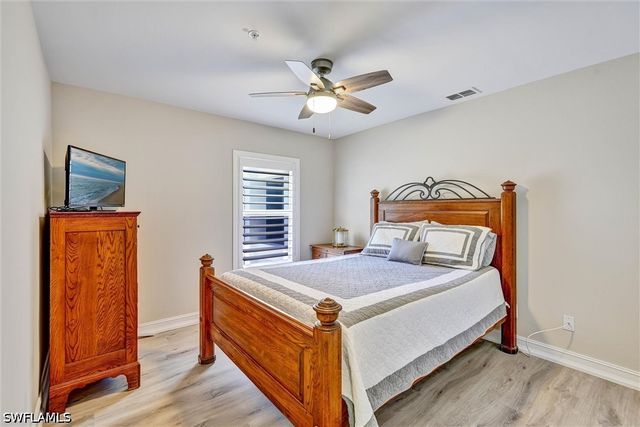 750 Tarpon Cove DR 202, Naples, FL 34110