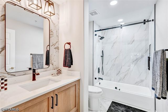 750 Tarpon Cove DR 202, Naples, FL 34110