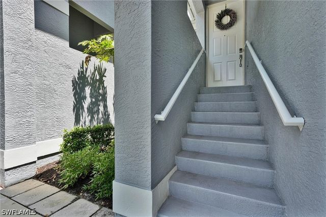 750 Tarpon Cove DR 202, Naples, FL 34110