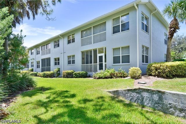 750 Tarpon Cove DR 202, Naples, FL 34110