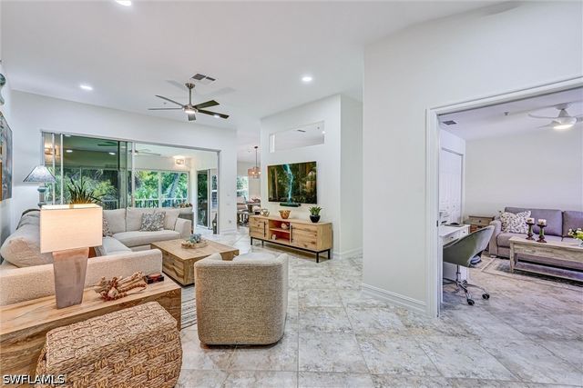 750 Tarpon Cove DR 202, Naples, FL 34110