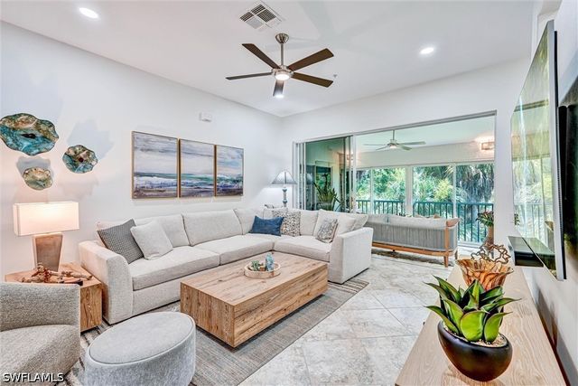 750 Tarpon Cove DR 202, Naples, FL 34110
