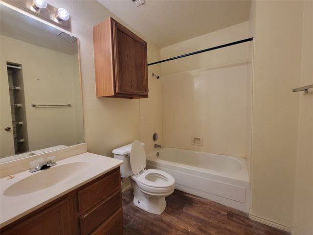 745 Meadowcreek Court, Garland, TX 75043