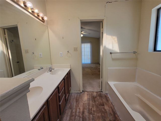 745 Meadowcreek Court, Garland, TX 75043