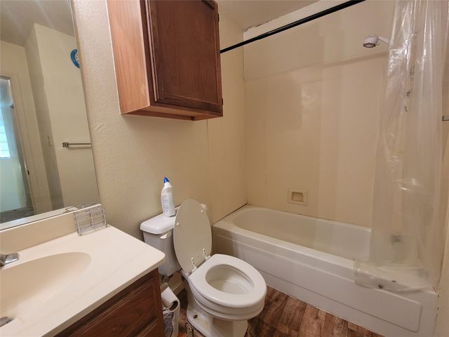 745 Meadowcreek Court, Garland, TX 75043