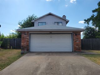 745 Meadowcreek Court, Garland, TX 75043
