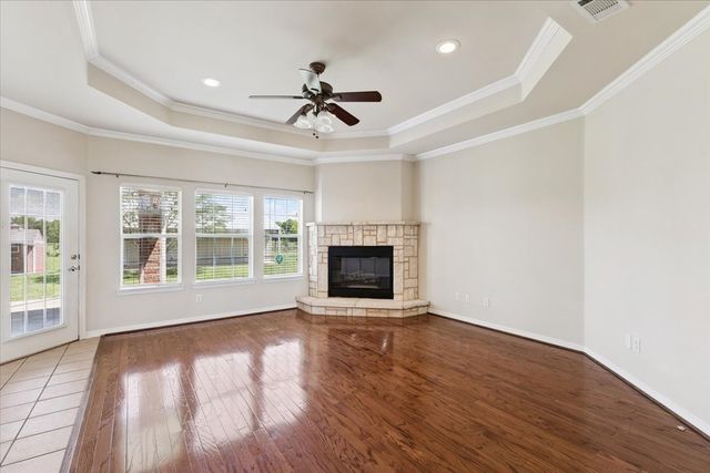 1062 Savannah Lane, Oak Ridge, TX 75142