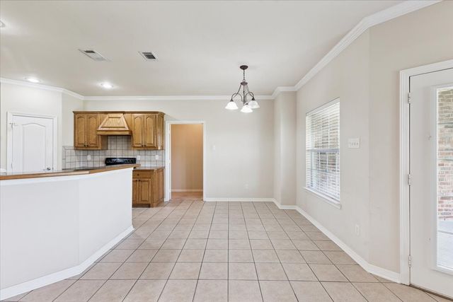 1062 Savannah Lane, Oak Ridge, TX 75142