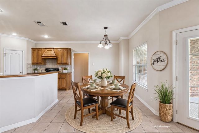 1062 Savannah Lane, Oak Ridge, TX 75142