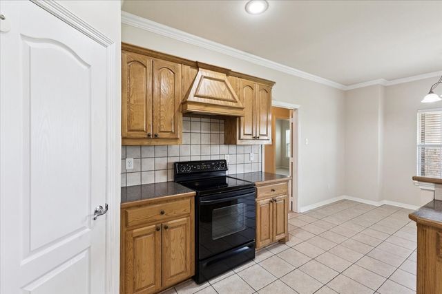 1062 Savannah Lane, Oak Ridge, TX 75142