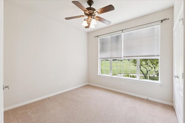 1062 Savannah Lane, Oak Ridge, TX 75142