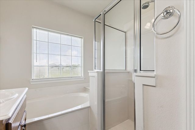 1062 Savannah Lane, Oak Ridge, TX 75142