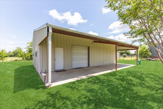 1062 Savannah Lane, Oak Ridge, TX 75142