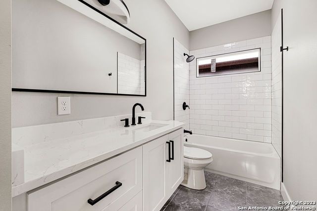 1910 E Houston St - BLDG.4, San Antonio, TX 78202