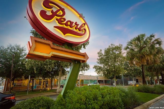 1910 E Houston St - BLDG.4, San Antonio, TX 78202