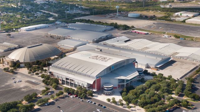 1910 E Houston St - BLDG.4, San Antonio, TX 78202