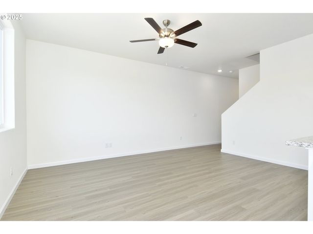 3915 Sw DUNIWAY Ln, Gresham, OR 97080