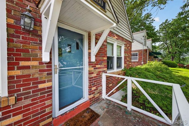 130 S Barat Avenue, St Louis, MO 63135