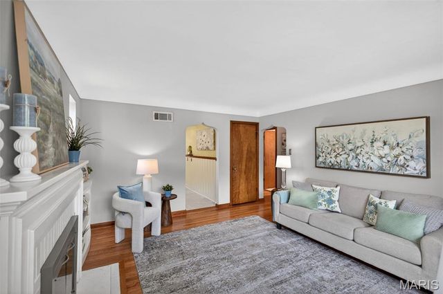 130 S Barat Avenue, St Louis, MO 63135