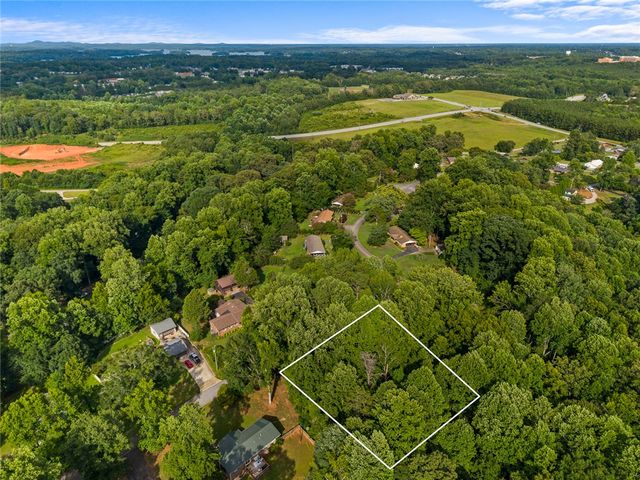 00 W Springwood Drive, Seneca, SC 29678