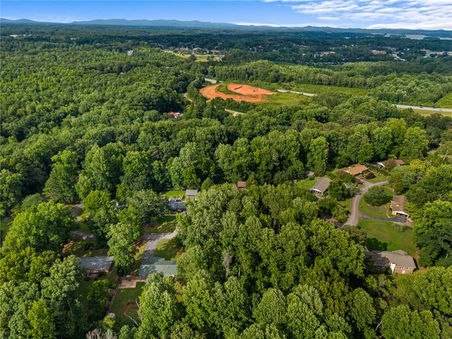 00 W Springwood Drive, Seneca, SC 29678