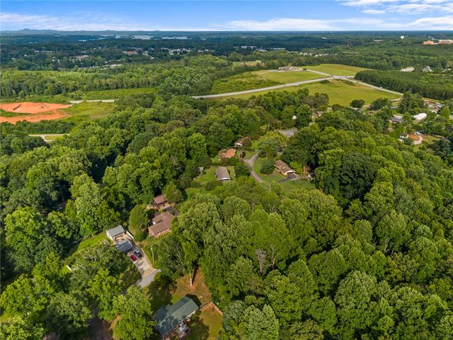 00 W Springwood Drive, Seneca, SC 29678