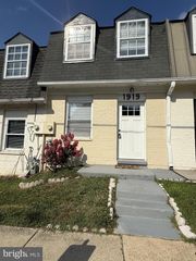1919 VILLAGE GREEN DR #V-197, Landover, MD 20785