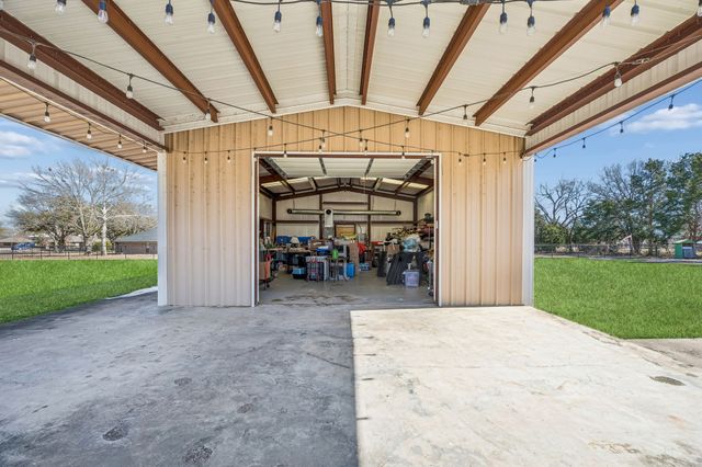 6 Hickory Hill Street, Lucas, TX 75002