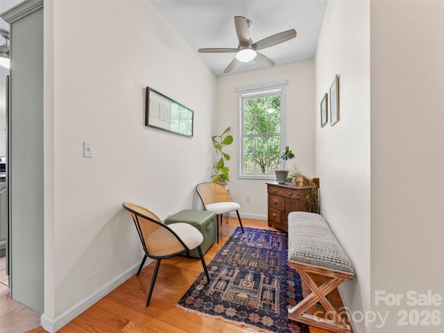 64 Wyoming Road, Asheville, NC 28803